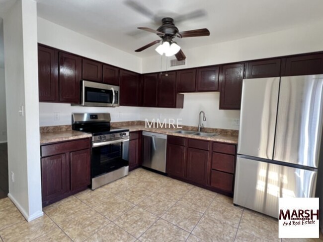 Building Photo - Updated 3 bedroom patio home in Mesa with ...