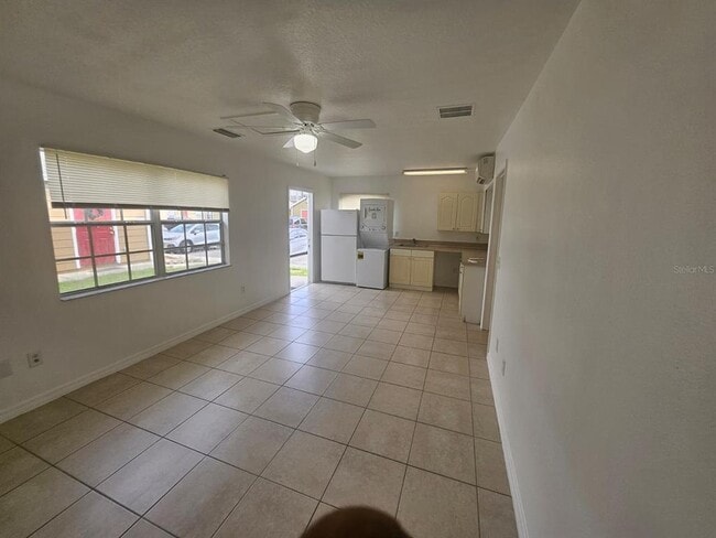 Building Photo - 601 Washington Palm Loop
