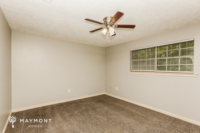 Foto del edificio - 5377 Brookhollow Dr