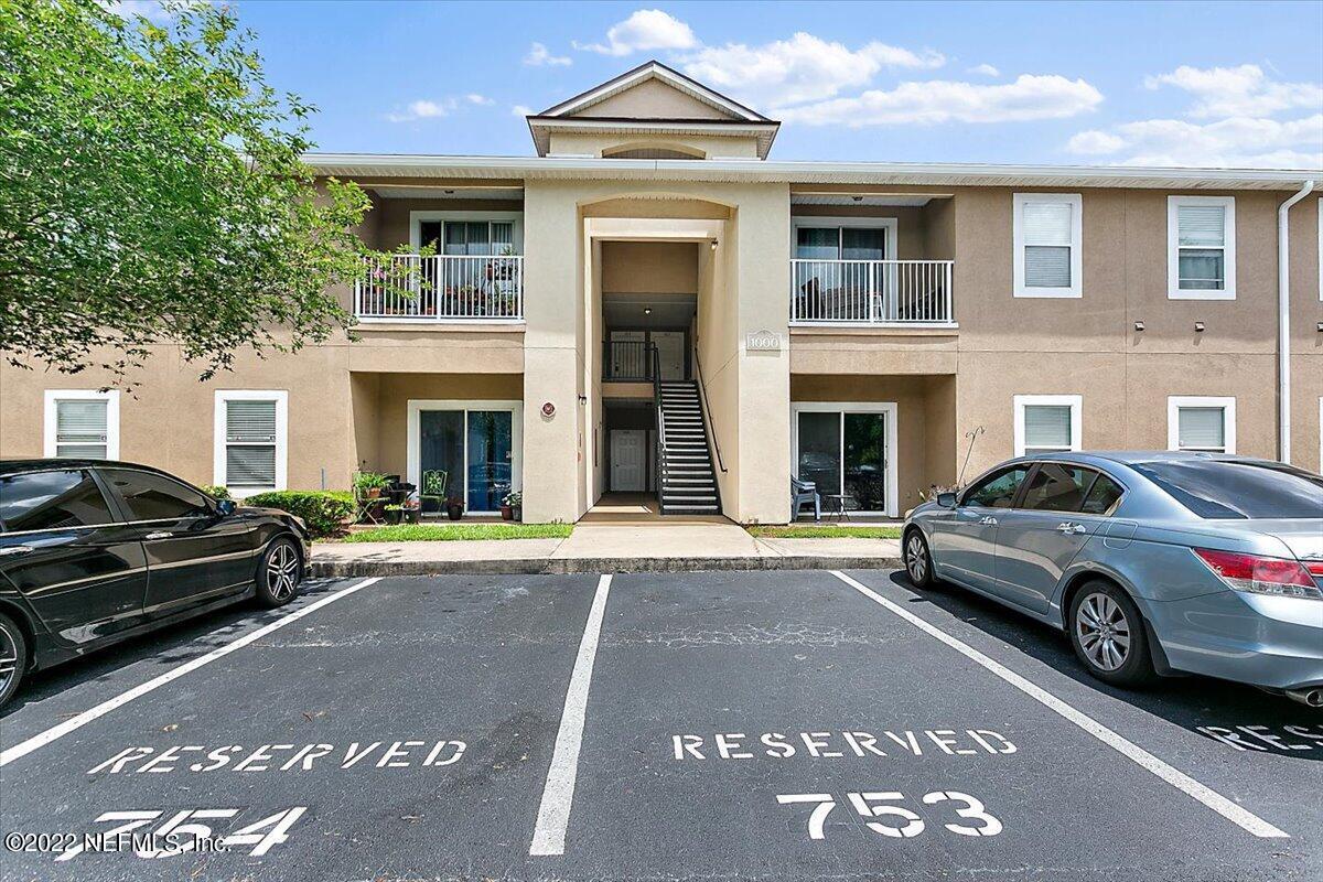 Foto principal - 7920 Merrill Rd