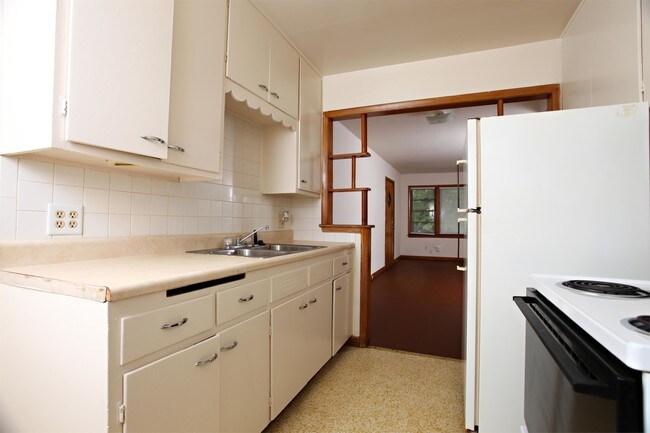 Foto del edificio - 6442-6446 E Castle Dr