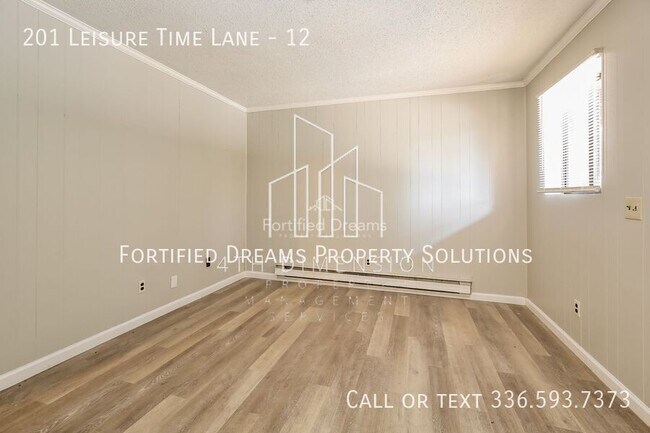 Foto del edificio - 201 Leisure Time Ln