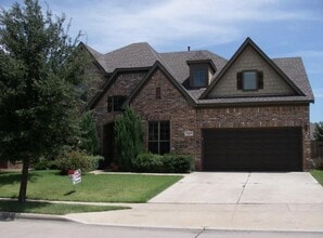 Building Photo - 12728 Creamello Ave