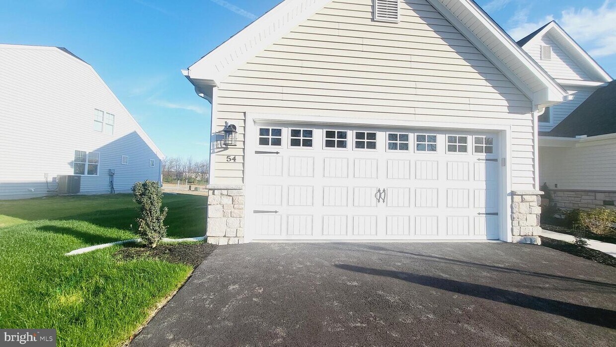 Primary Photo - 54 LONG BEND Dr
