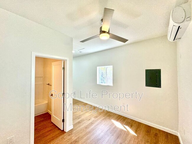 Building Photo - 2410 33rd St