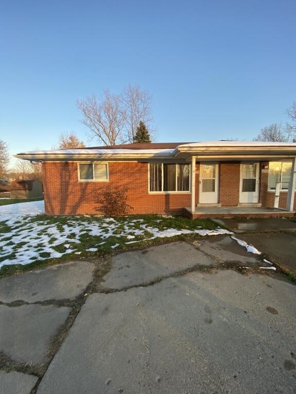 47322 Atwater St, New Baltimore, MI 48047 House Rental in New