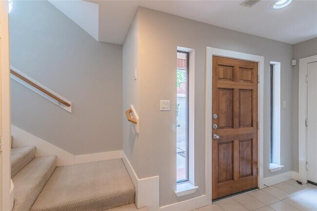 Building Photo - 2504 Brinkman St