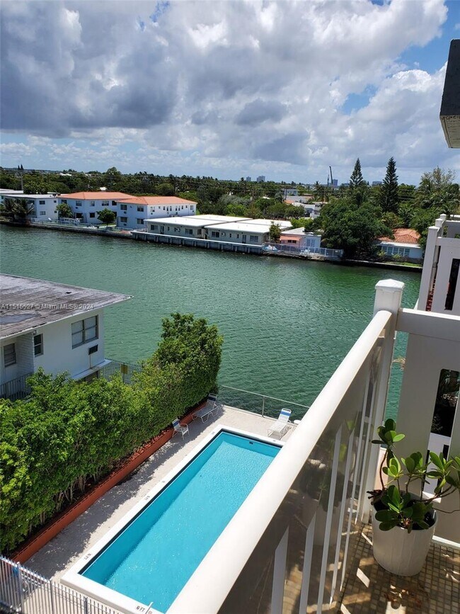 Foto del edificio - 7900 Tatum Waterway Dr