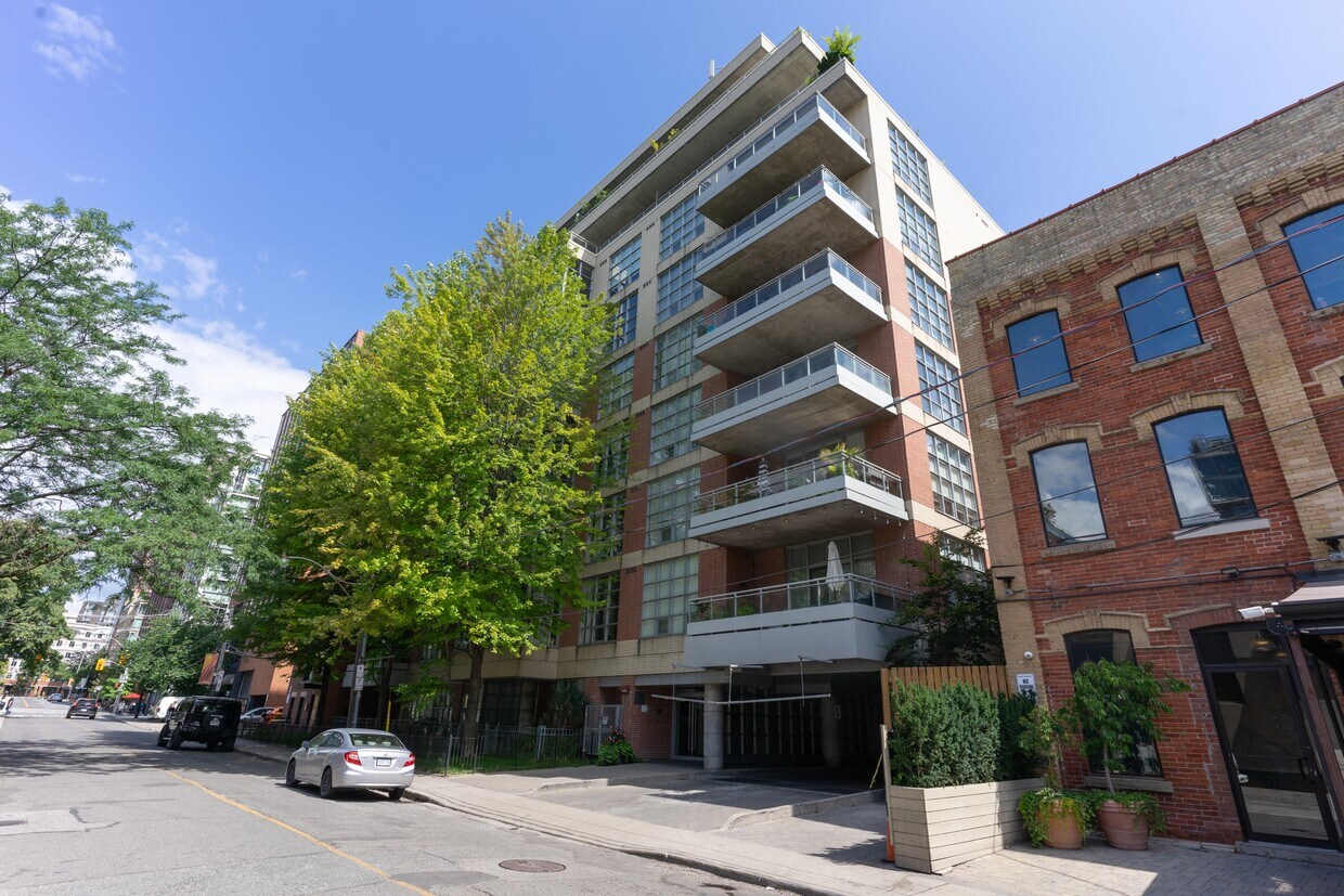 Photo principale - 19-519 Brant St