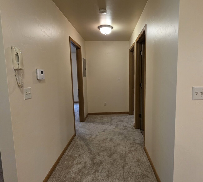 Building Photo - Charming 2 Bedroom Condo in the Heart of B...
