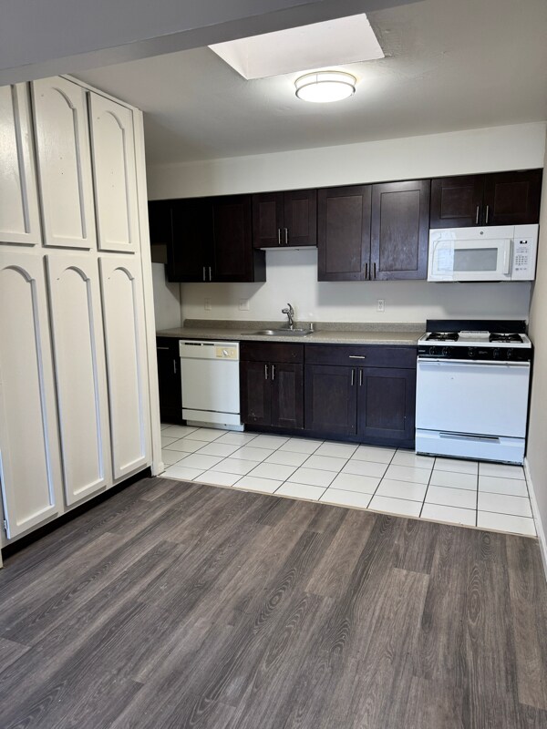 Foto principal - 3402 N Oakland Ave