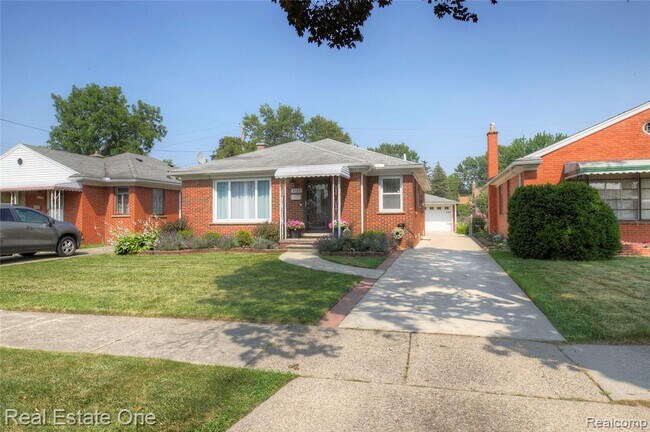 Foto del edificio - 8126 Dale St