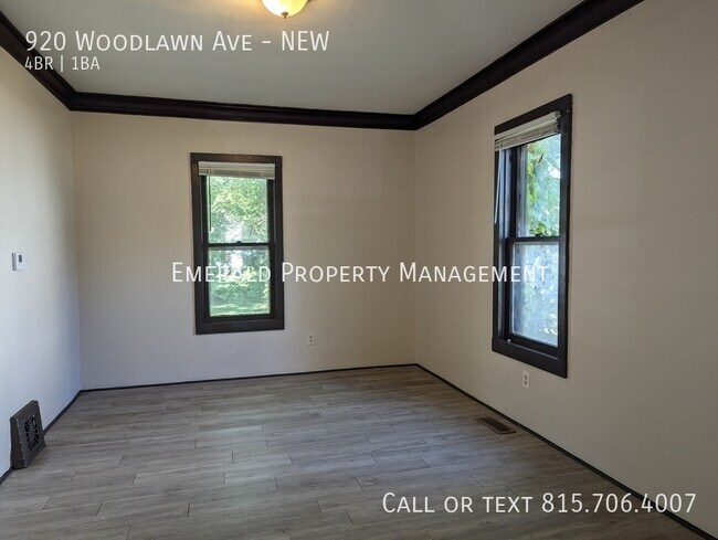 Foto del edificio - 920 Woodlawn Ave