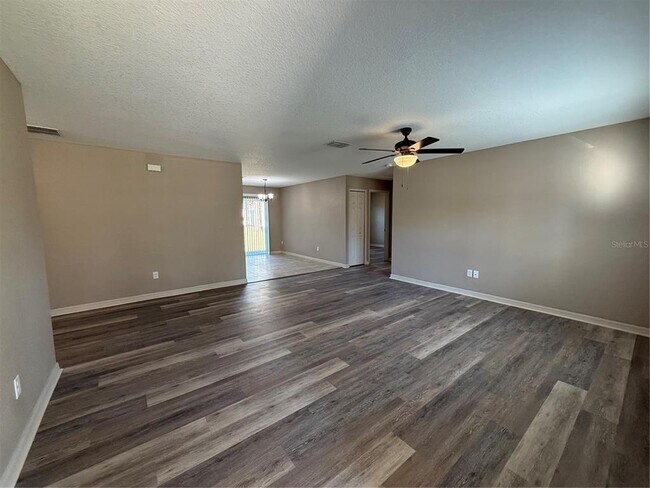 Foto del edificio - 5663 NW 57th St