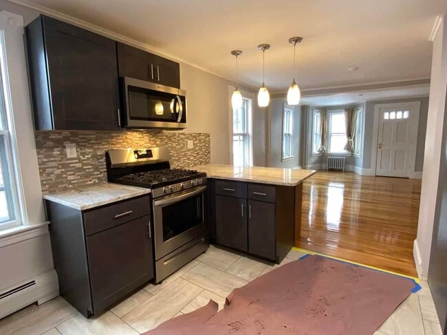 Building Photo - 107 Ferry St