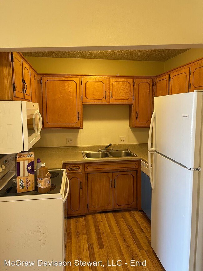 Building Photo - 2 br, 2 bath House - 524 East Broadway Ave.