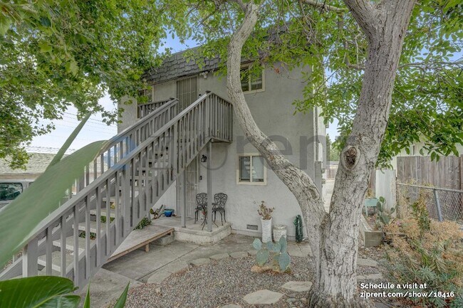 Building Photo - 219 Evans Ave
