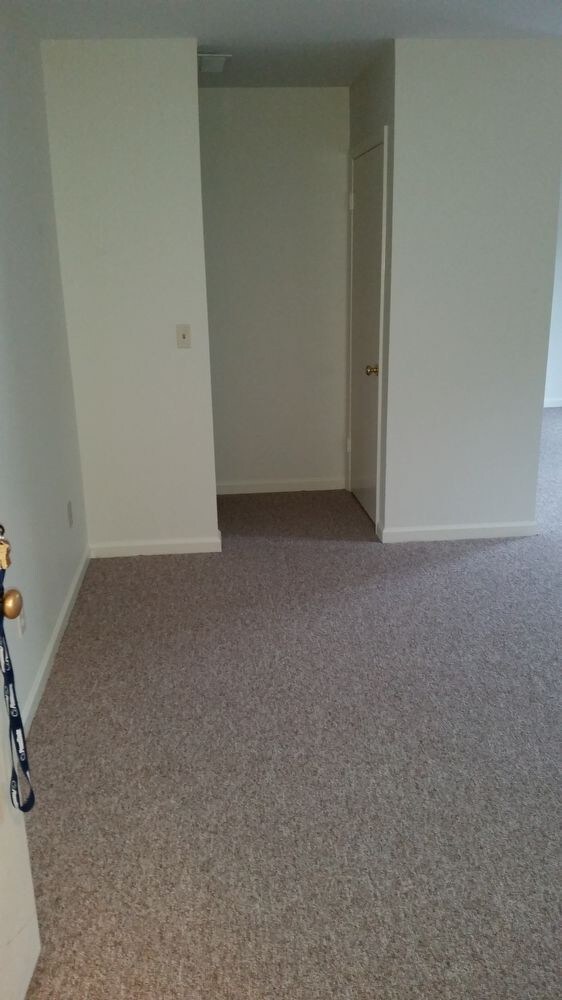 Building Photo - Pettit Apartments - 2 bedroom first floor