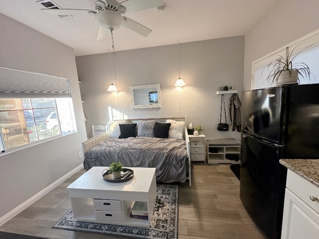 Building Photo - 39850 St Honore Dr