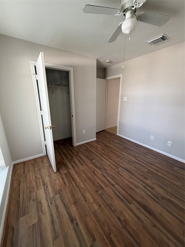 Building Photo - 4026 Redwood Hill Ct