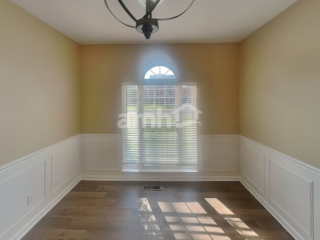 Foto del edificio - 602 Glenties Dr