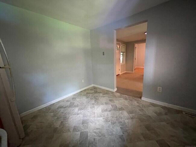 Building Photo - 53 Twin Lakes Rd