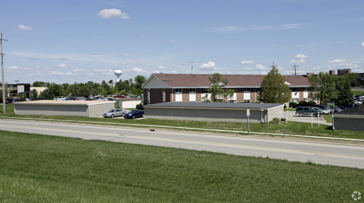 Building Photo - Pine Ridge Apartments