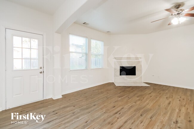 Foto del edificio - 28603 Hidden Lake W