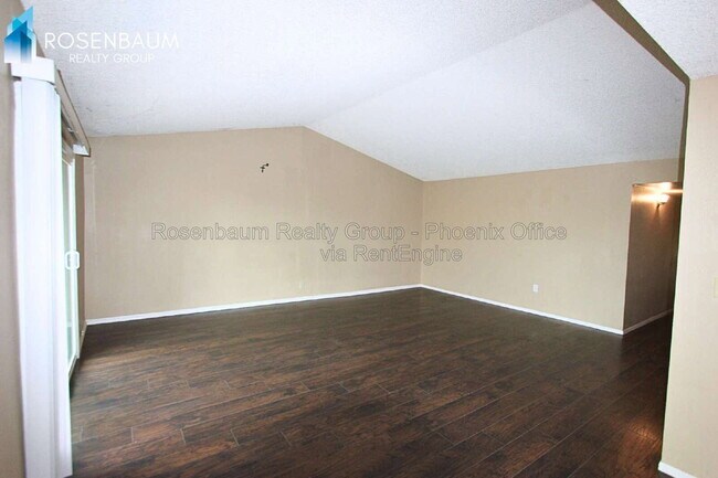 Foto del edificio - 820 E Junction St