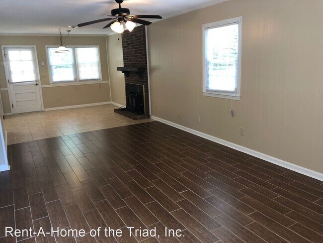 Foto del edificio - 3 br, 1.5 bath House - 2102 Brickhaven Drive