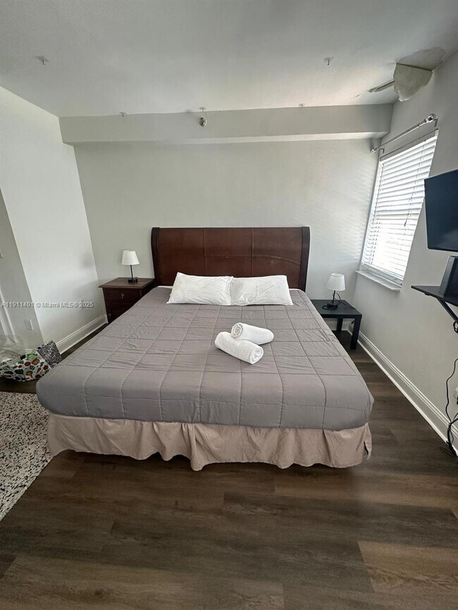 Foto del edificio - 3801 Indian Creek Dr