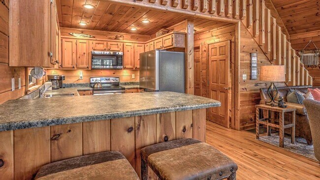 Foto del edificio - 348 The Forest Has Eyes