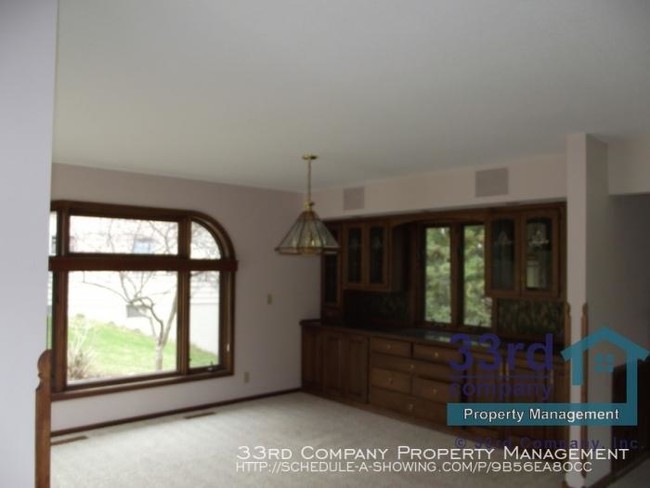 Foto del edificio - 3 bedroom in Bloomington MN 55437