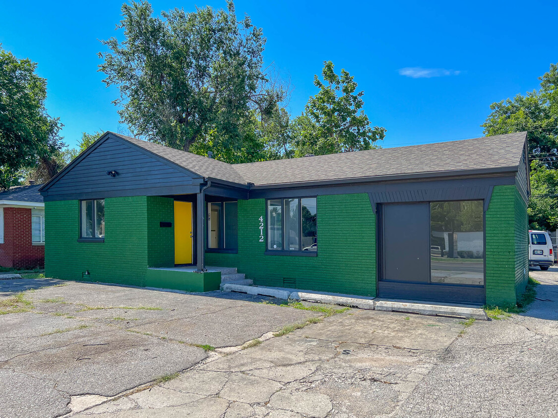 Foto principal - 4212 NW 23rd St
