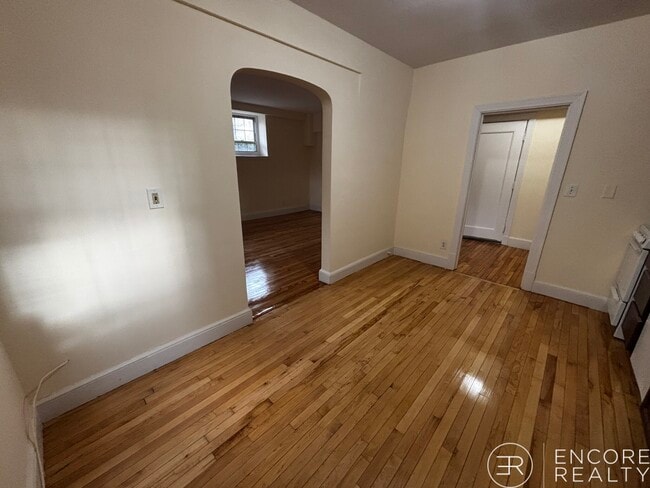 Building Photo - 1555 Beacon St