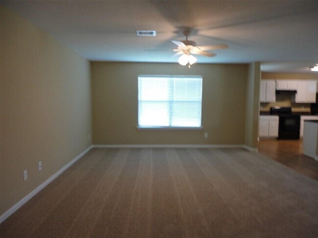 Building Photo - 7039 Rosebud Hollow Ln