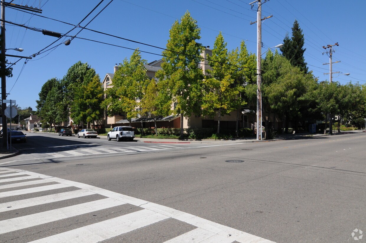 Foto principal - 1302 B St