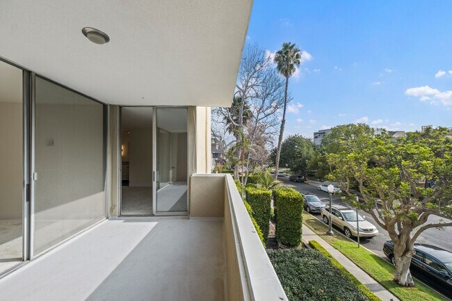 Building Photo - 10633 Kinnard Ave
