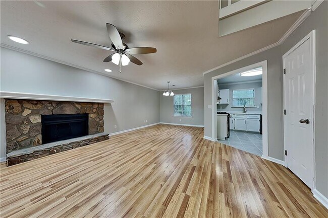 Foto del edificio - 5652 Longbow Dr