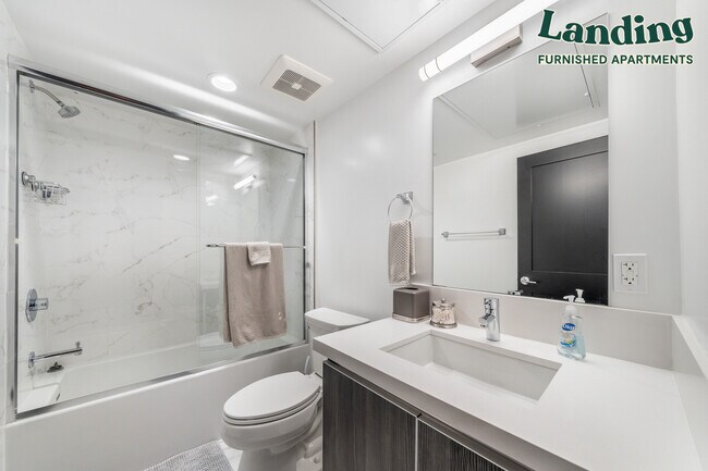 Foto del edificio - 5066 Romaine St