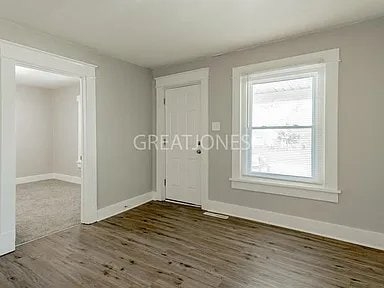 Building Photo - 1557 Lawton Ave