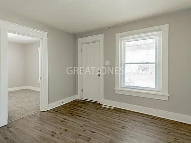 Foto del edificio - 1557 Lawton Ave