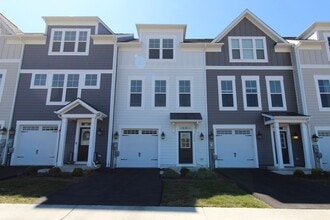 Building Photo - 3398 Monterey Dr
