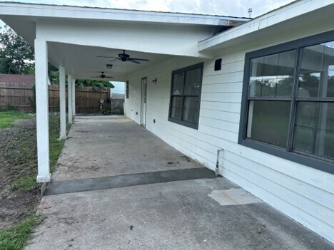 Building Photo - 2318 Kingsdale Dr