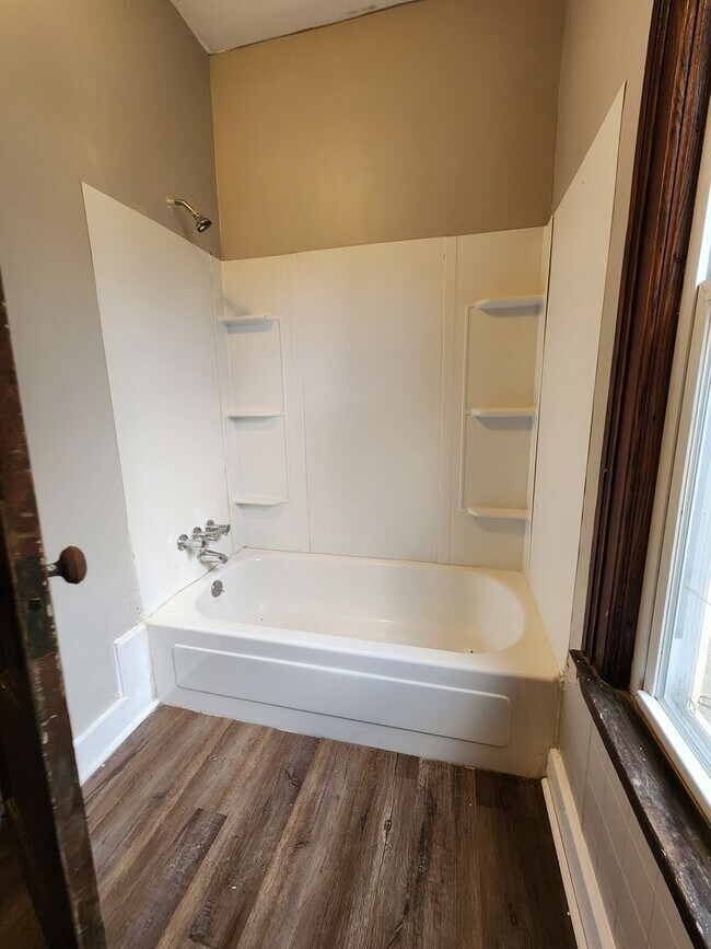 Foto del edificio - 94 Sobieski St