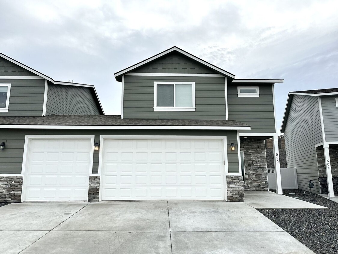 Foto principal - Home In West Richland for Lease!