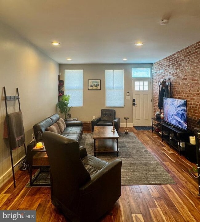 Building Photo - 616 Gerritt St