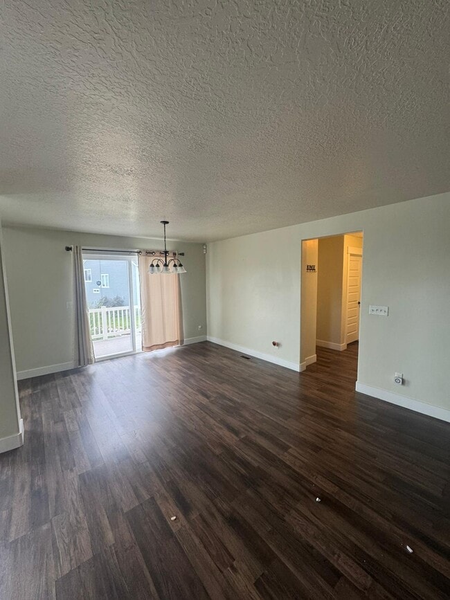 Building Photo - 1109 W Meridian Dr