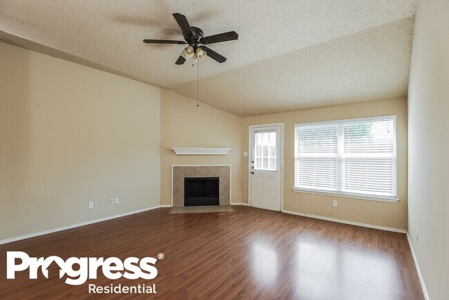 Building Photo - 1005 Ridge Top Dr