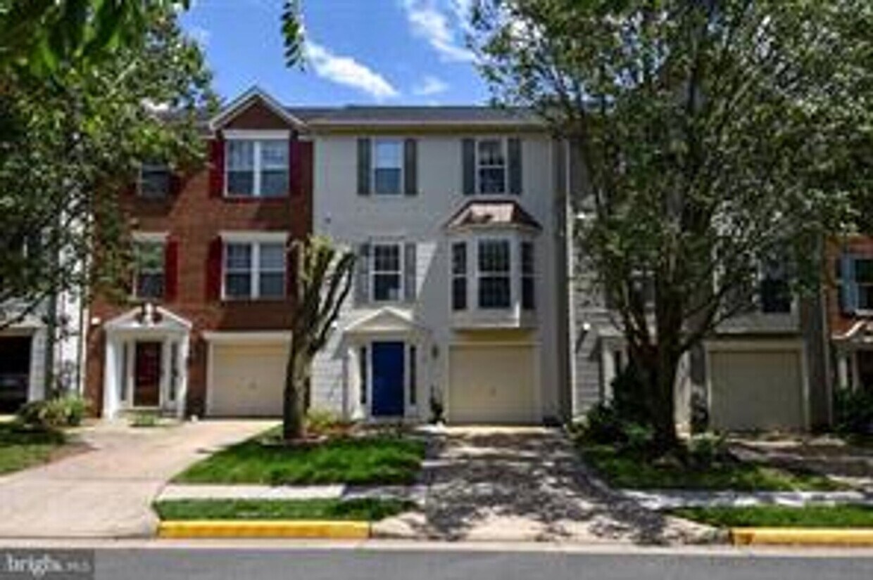 Primary Photo - Beautifully updated townhome with an attac...